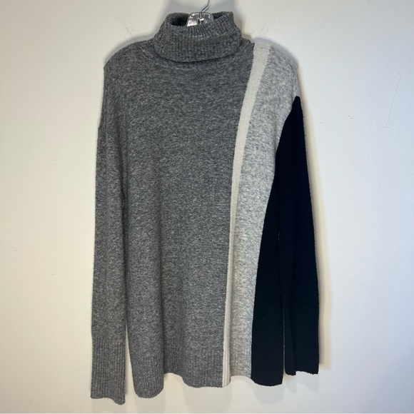 Athleta color block turtle neck sweater side slits high low straight hem Sz Med - Picture 3 of 12